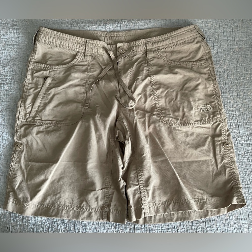 EUC! NORTH FACE ATHLETIC KHAKI TAN CHINO OUTDOORS HIKING SHORTS - LADIES SIZE 14